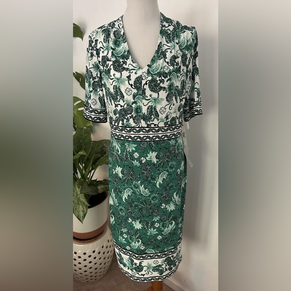 Maggy London Green Sheath Dress with V-Neck and Dolman Sleeves